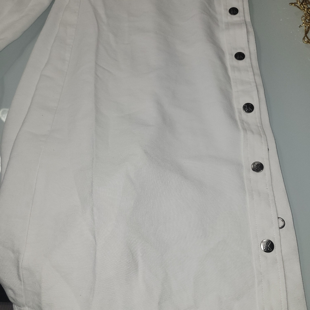 Karl Lagerfeld Classic White Apparel - Picture 9 of 16